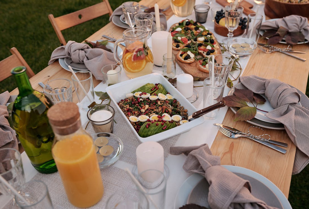 https://izbeachrestaurant.com/wp-content/uploads/2023/04/inner_b2.jpg